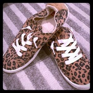 Roxy Leopard sneakers size 9